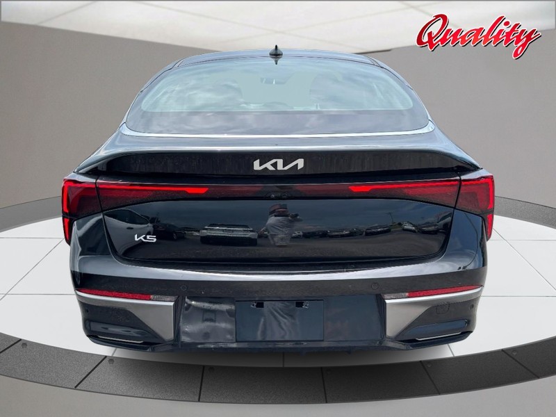 Kia K5 Vehicle Image 04