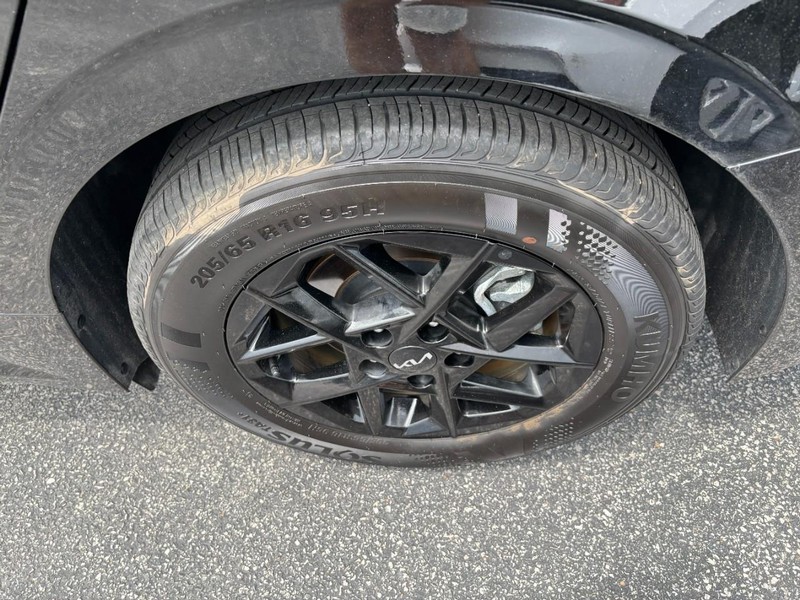 Kia K5 Vehicle Image 07