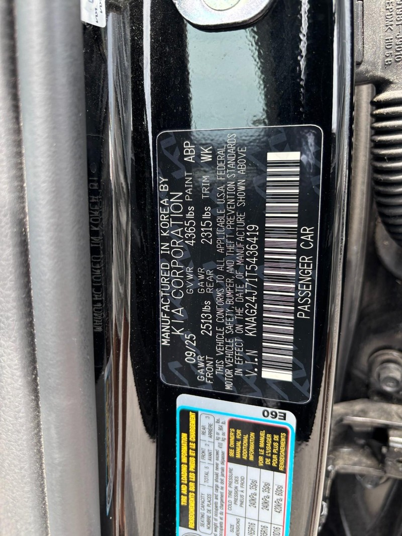 Kia K5 Vehicle Image 17