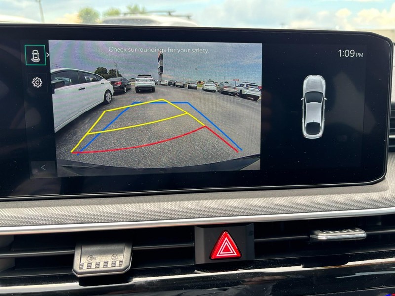 Kia K5 Vehicle Image 19