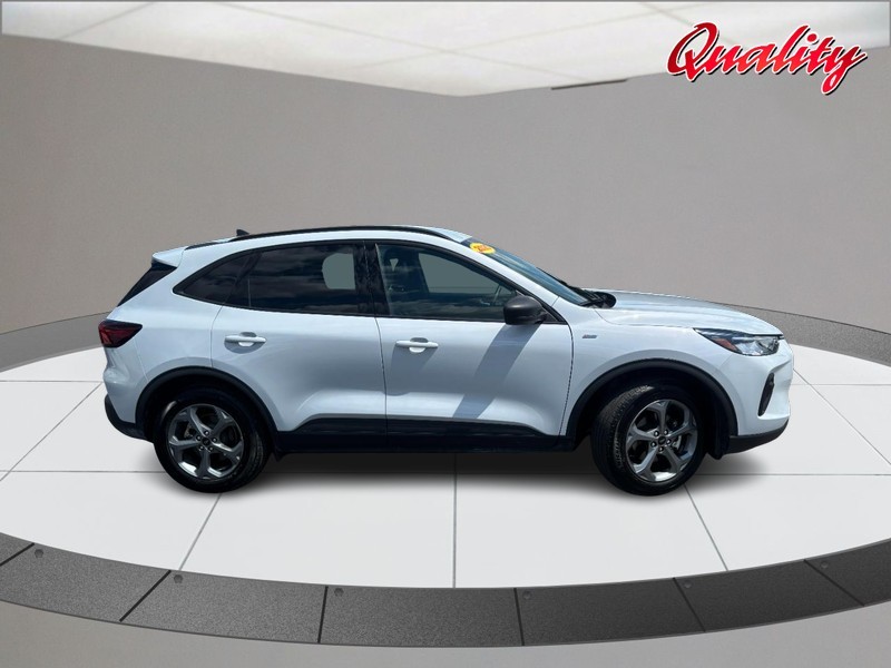 Ford Escape Vehicle Image 02