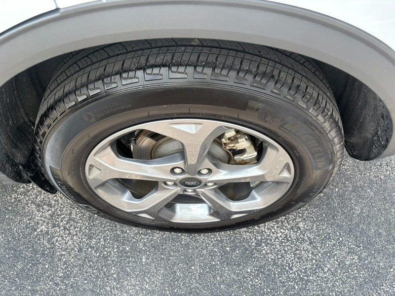 Ford Escape Vehicle Image 07