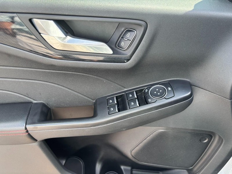 Ford Escape Vehicle Image 09