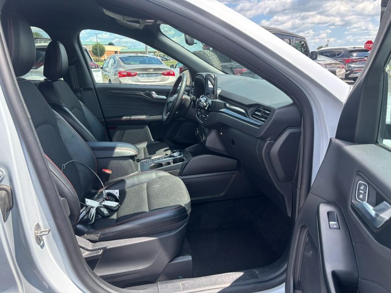 Ford Escape Vehicle Image 11