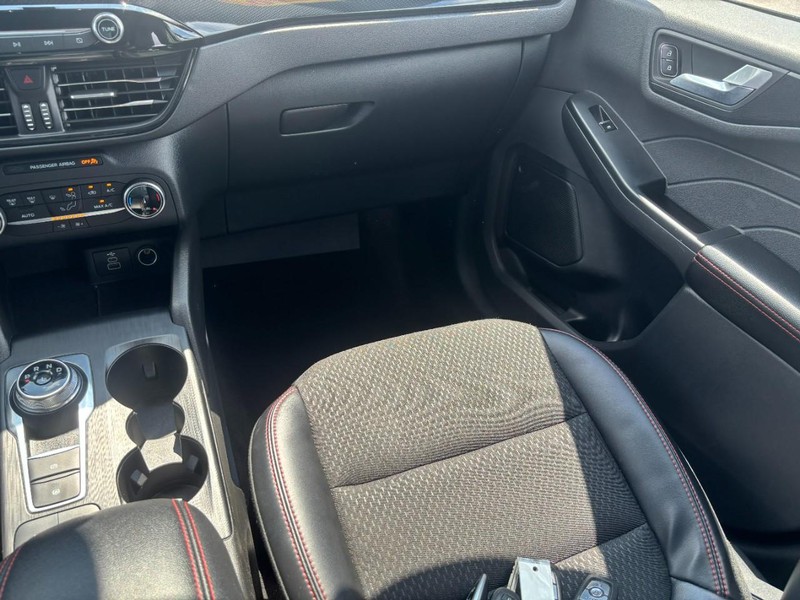 Ford Escape Vehicle Image 16