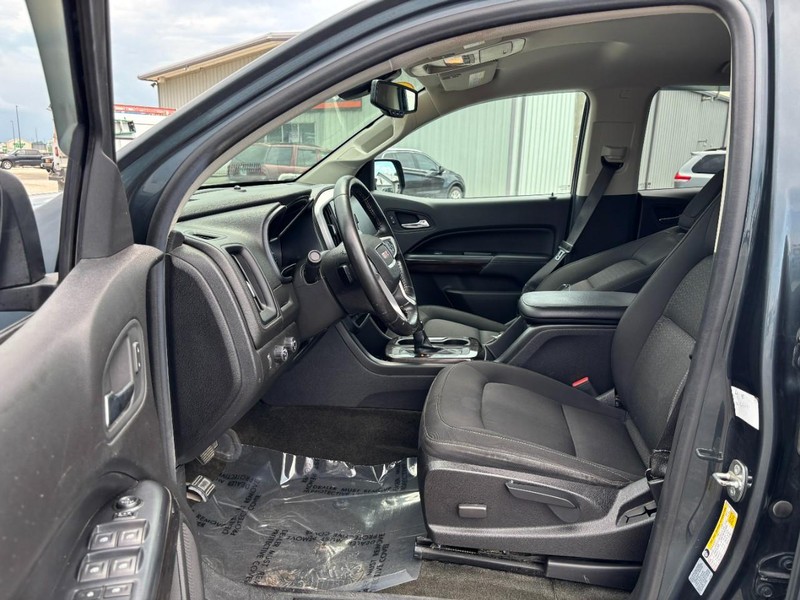 GMC Canyon Vehicle Image 08