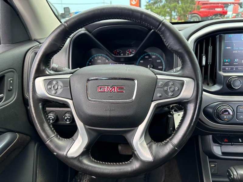 GMC Canyon Vehicle Image 14