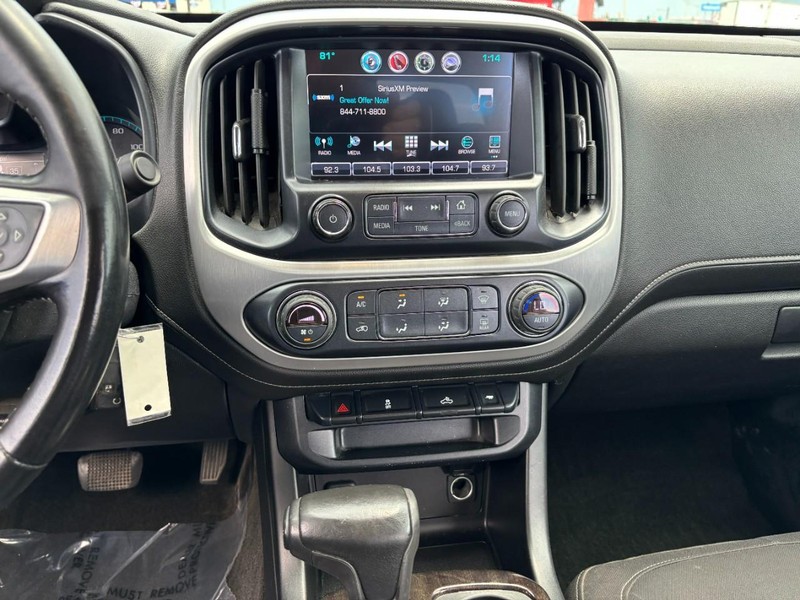 GMC Canyon Vehicle Image 15