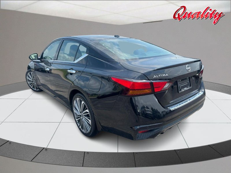 Nissan Altima Vehicle Image 05
