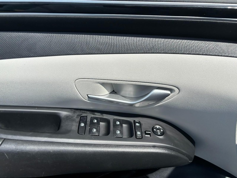 Hyundai Tucson Vehicle Image 09