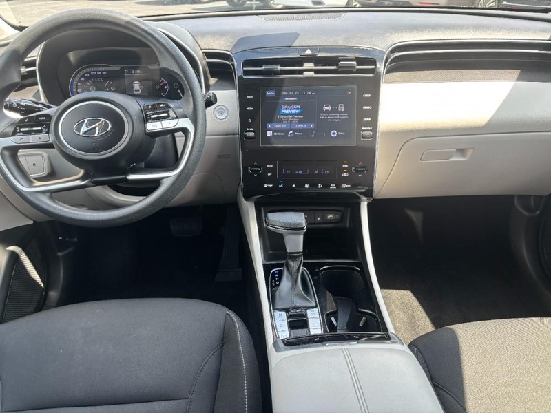 Hyundai Tucson Vehicle Image 13