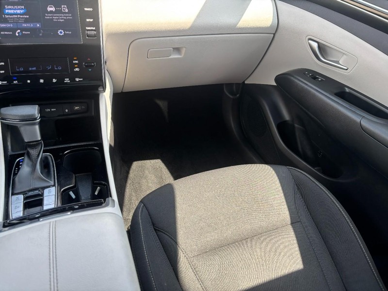 Hyundai Tucson Vehicle Image 16