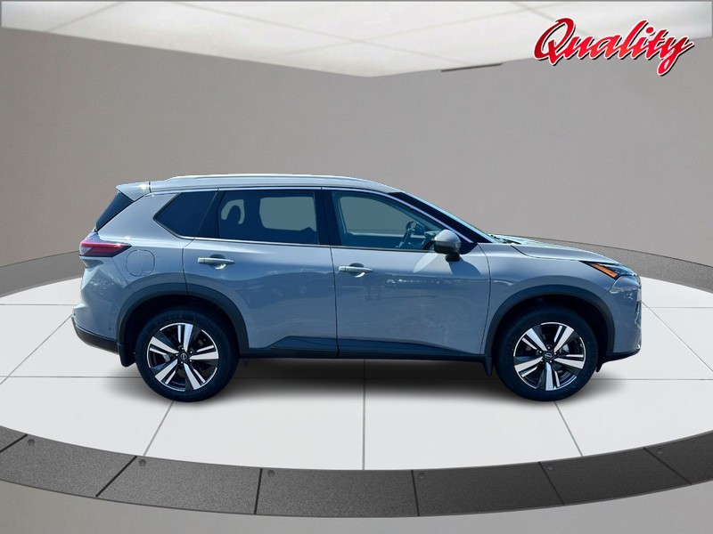 Nissan Rogue Vehicle Image 02