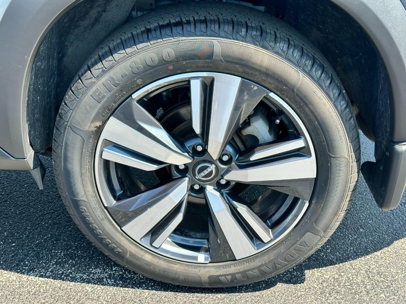 Nissan Rogue Vehicle Image 06