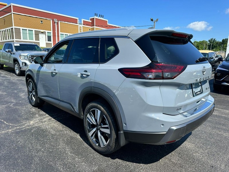 Nissan Rogue Vehicle Image 07
