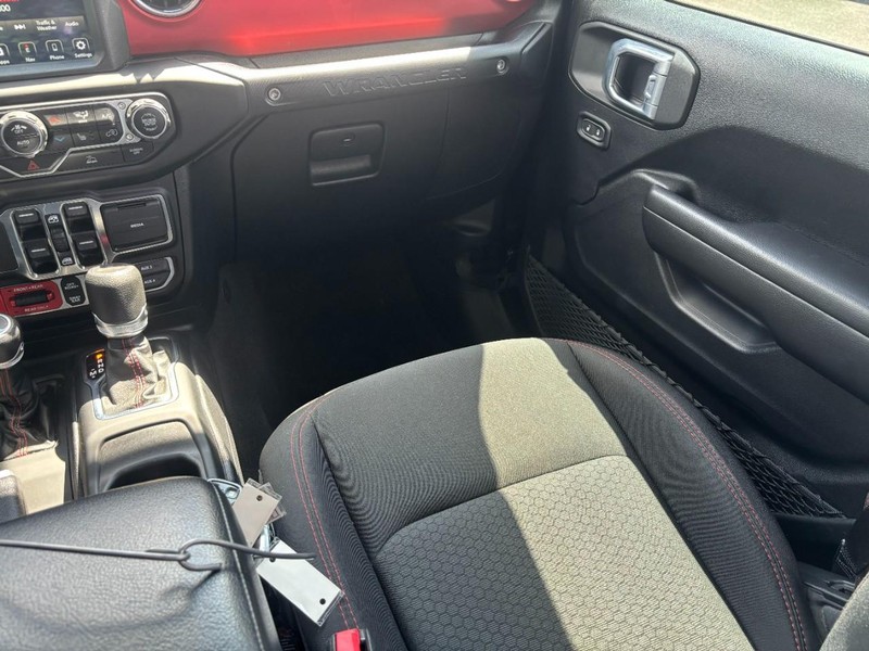 Jeep Wrangler Vehicle Image 16