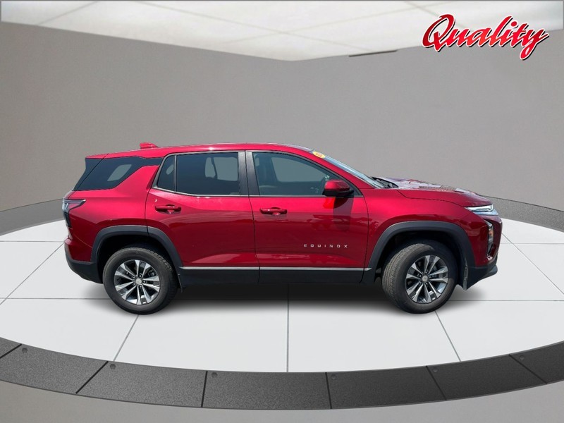Chevrolet Equinox Vehicle Image 02