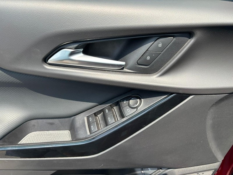 Chevrolet Equinox Vehicle Image 09