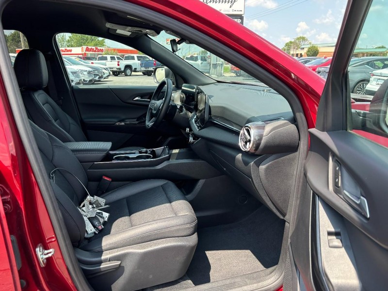 Chevrolet Equinox Vehicle Image 11