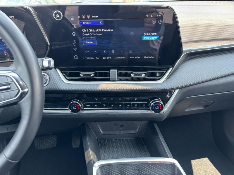 Chevrolet Equinox Vehicle Image 15