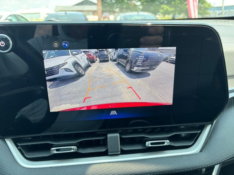 Chevrolet Equinox Vehicle Image 19