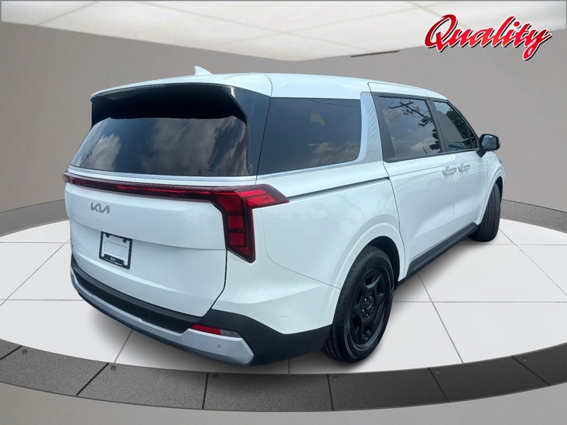 Kia Carnival Vehicle Image 03
