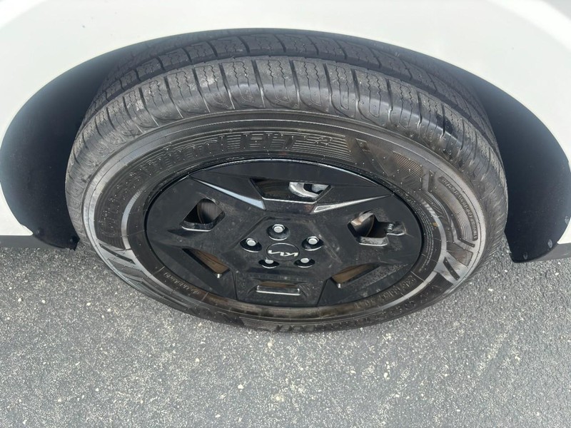 Kia Carnival Vehicle Image 07
