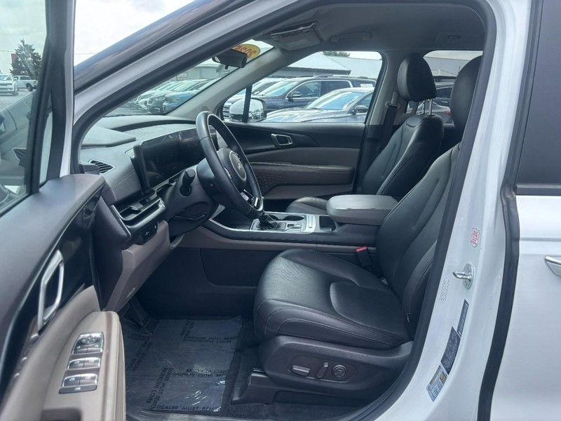 Kia Carnival Vehicle Image 08