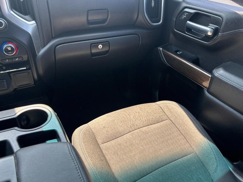 Chevrolet Silverado 1500 Vehicle Image 16