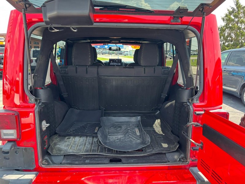 Jeep Wrangler JK Unlimited Vehicle Image 06