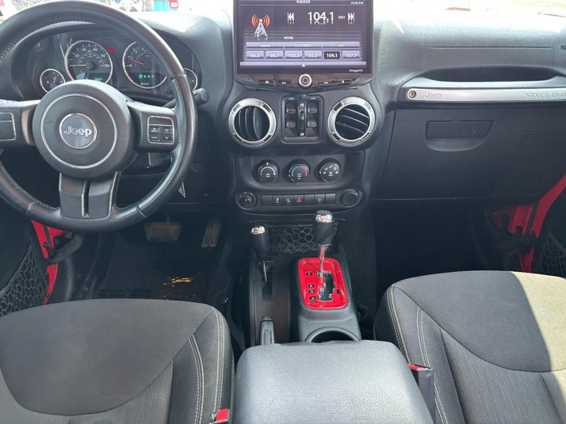 Jeep Wrangler JK Unlimited Vehicle Image 13
