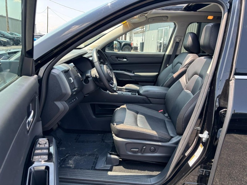 Nissan Pathfinder Vehicle Image 08