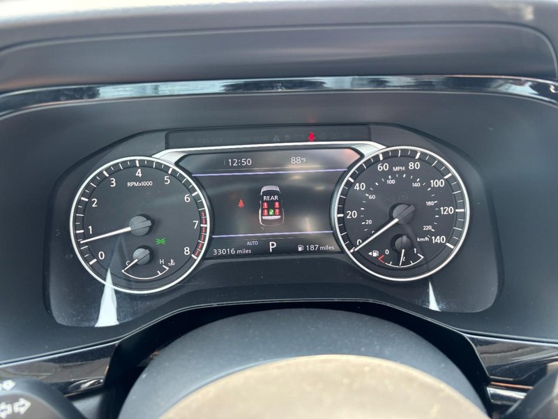 Nissan Pathfinder Vehicle Image 18