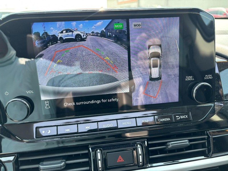 Nissan Pathfinder Vehicle Image 19