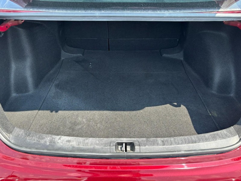 Toyota Corolla Vehicle Image 07