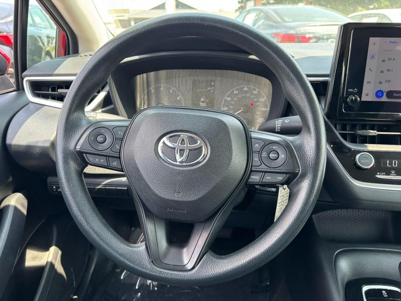 Toyota Corolla Vehicle Image 12