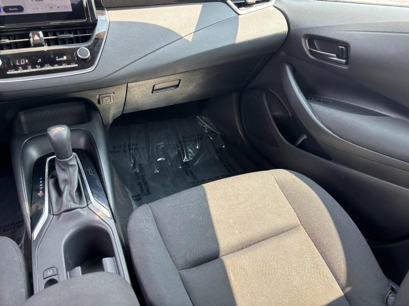 Toyota Corolla Vehicle Image 14