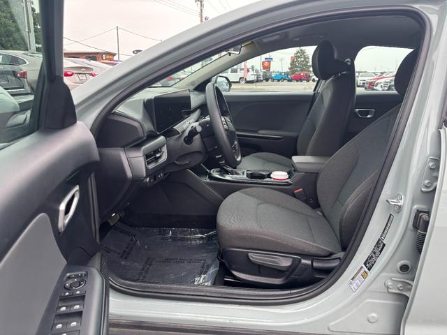 Kia K4 Vehicle Image 08