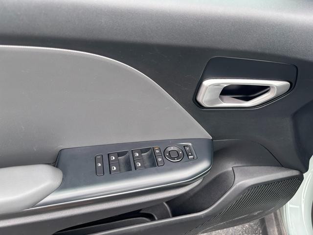 Kia K4 Vehicle Image 09