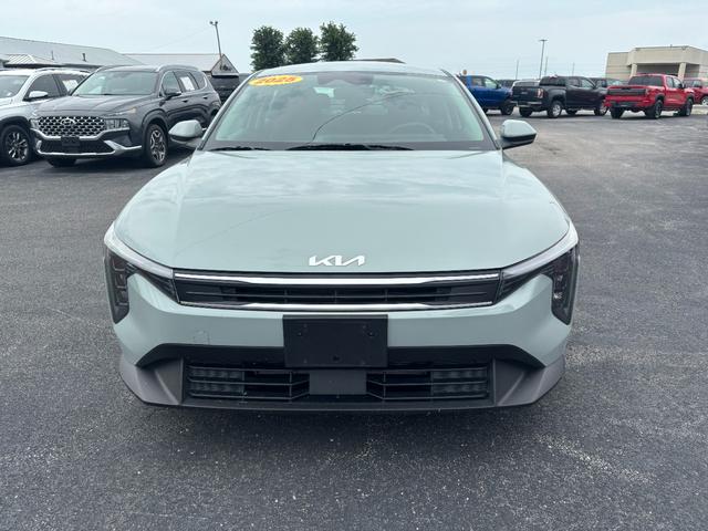 Kia K4 Vehicle Image 10