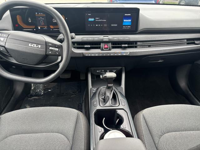 Kia K4 Vehicle Image 13