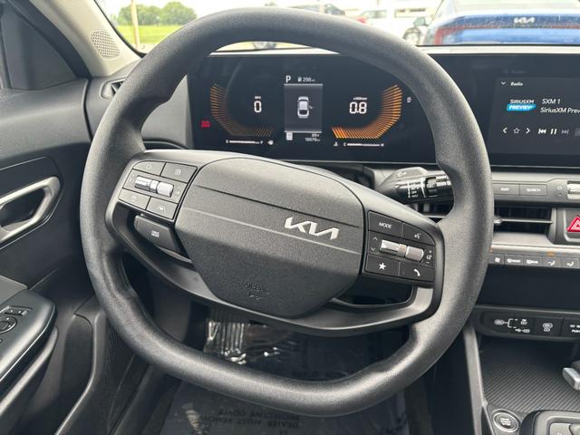 Kia K4 Vehicle Image 14