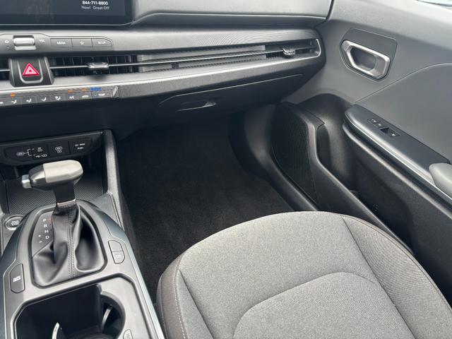 Kia K4 Vehicle Image 16