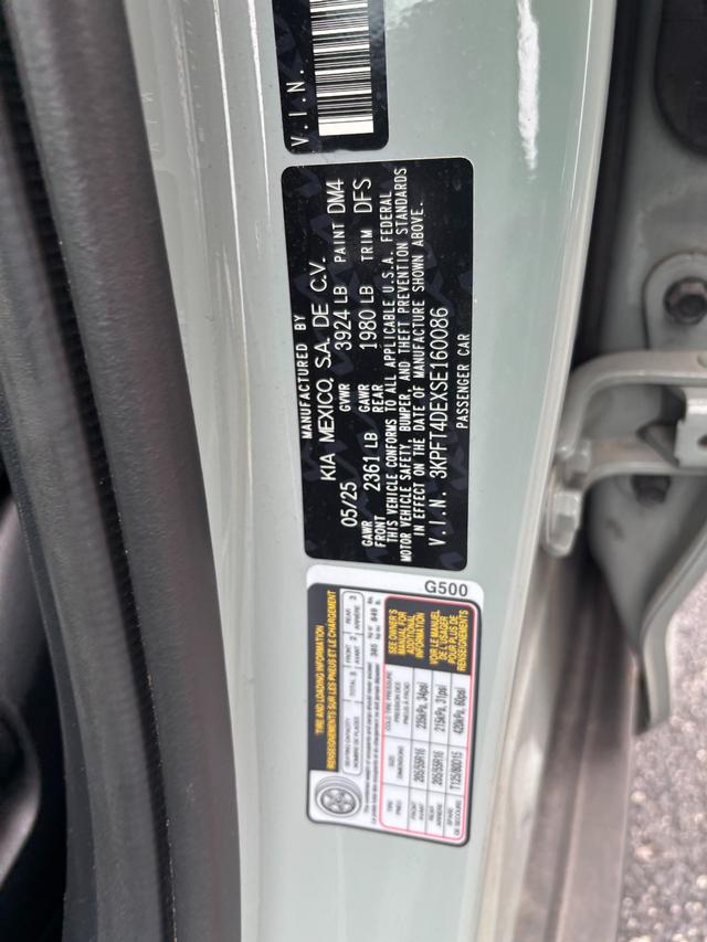 Kia K4 Vehicle Image 17