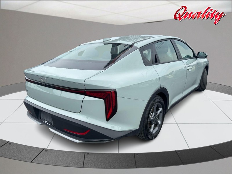 Kia K4 Vehicle Image 03