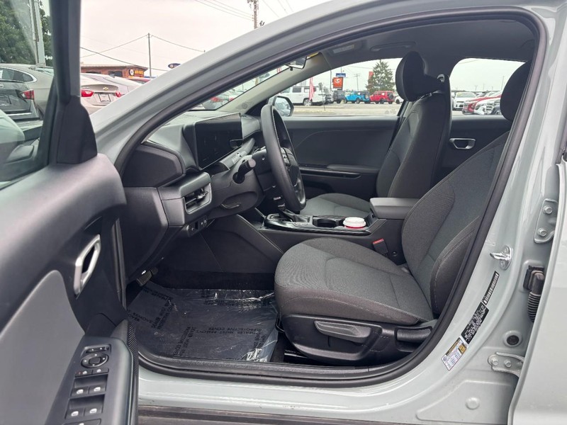 Kia K4 Vehicle Image 08