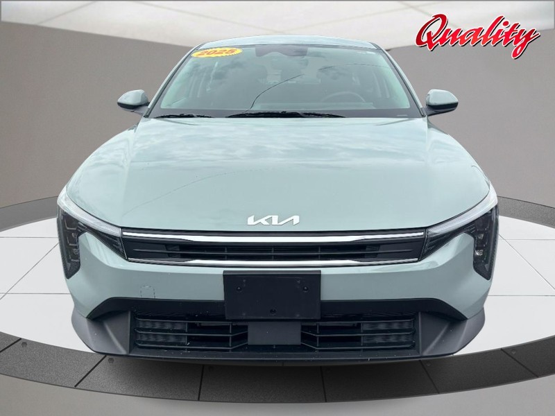 Kia K4 Vehicle Image 10