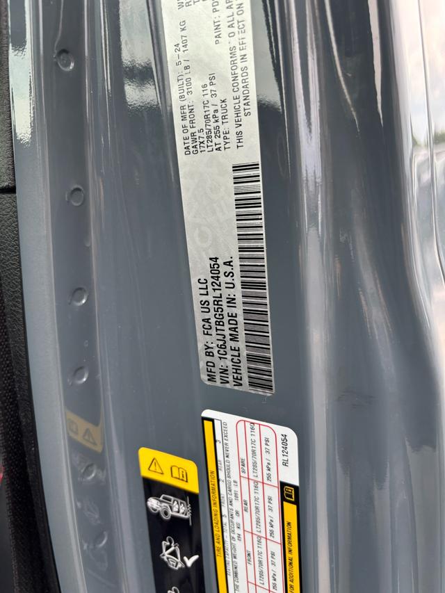 Jeep Gladiator Vehicle Image 16