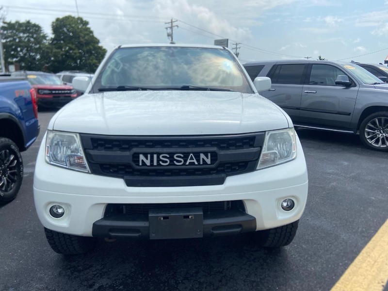 Nissan Frontier Vehicle Image 02