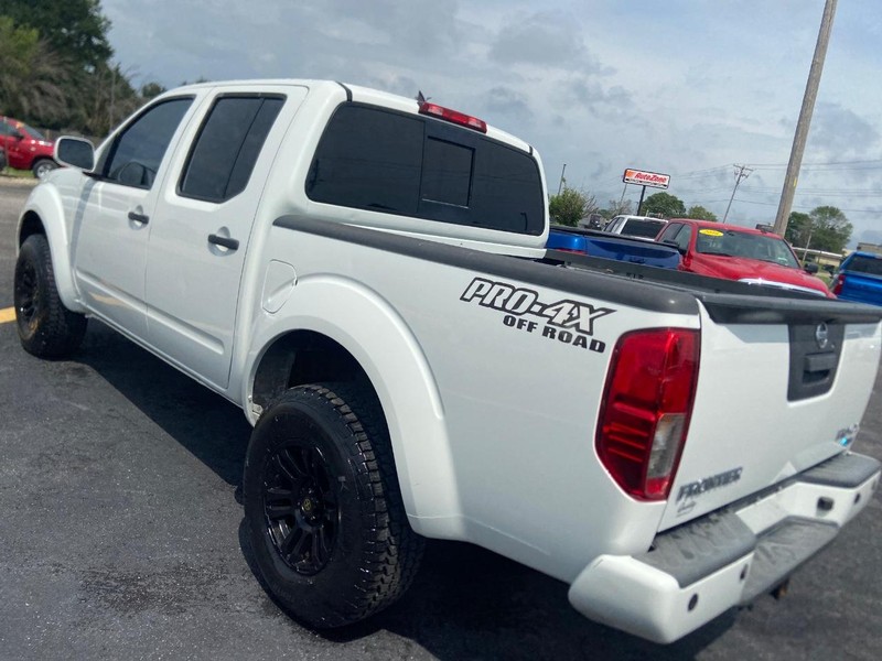 Nissan Frontier Vehicle Image 05